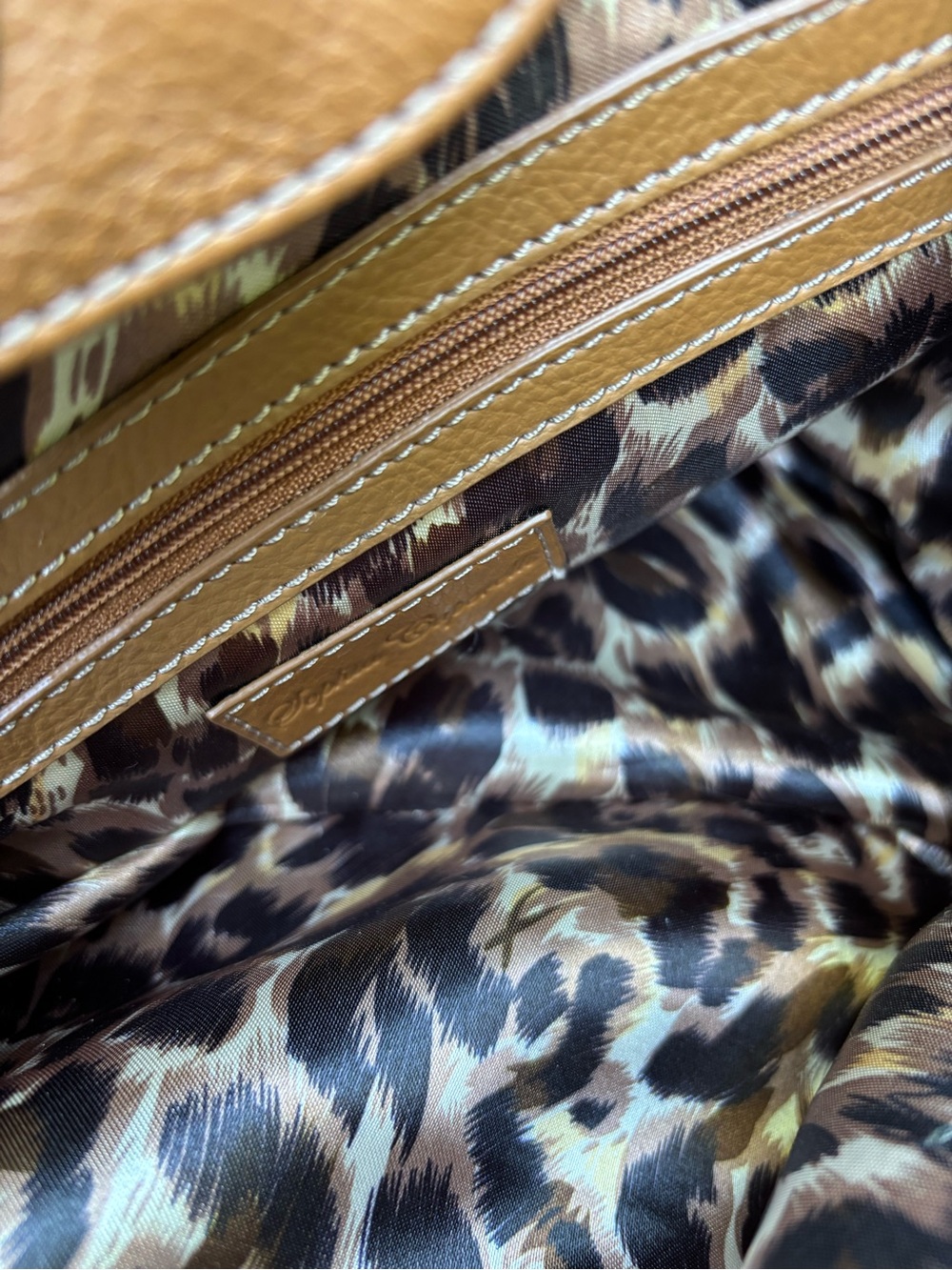SOPHIA Caperelli Tan Leather Tote Bag with Scarf - Picture 11 of 13